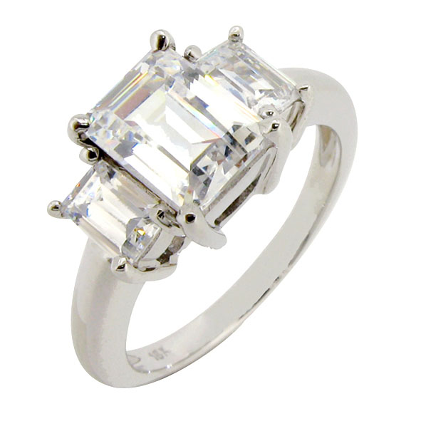 Ring 3 Emerald cut (6x8mm) and (3x5mm)