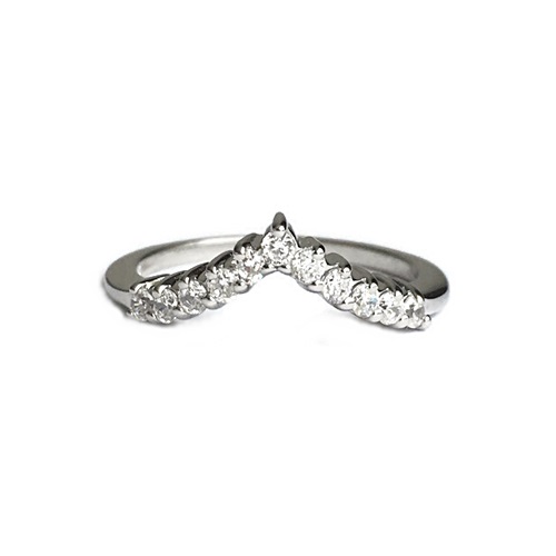 Half eternity V shaped ring